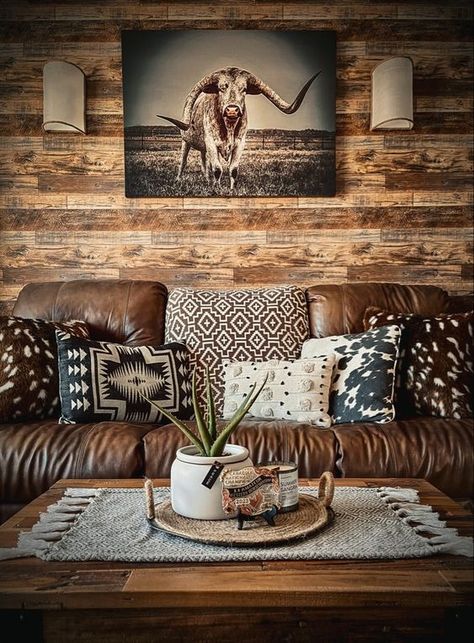 Transform Your Space with Rustic Living Room Decorating Ideas Rustic Living Room Decorating Ideas, Western Centerpiece Ideas, Western Centerpiece, Boho Western Living Room, Country Couches, Western Living Rooms, South Western Decor, Western Living Room Decor, Aztec Home Decor