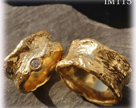 Wedding Rings Yellow Gold, Chinese Mask, Vintage Romance Wedding, Lost Wax Jewelry, Hammered Wedding Rings, Jewelry Mood Board, Rings Stone, Hammered Wedding Bands, Wedding Ring For Him