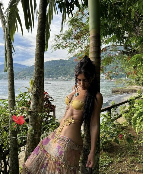 Island Outfit, Shotting Photo, Beach Fits, Estilo Hippie, January 19, Foto Ideas Instagram, Island Girl, Summer Photos, Summer Pictures