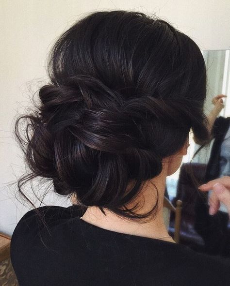 Chic messy wedding updo for straight hair to Inspire You bridal hairstyle - This stunning updos wedding hairstyle for medium length hair are perfect for Messy Wedding Updo, Straight Thick Hair, Messy Hair Updo, Prom Hair Updo, Bridesmaid Hair Updo, Long Brown Hair, Hairstyle Gallery, Wedding Hairstyles Updo, Long Wavy Hair