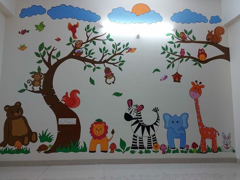 Jungle Theme Wall Painting, School Wall Art Ideas, Preschool Painting, School Wall Art, School Painting, Wall Murals Painted, Daycare Activities, Wall Paintings, Kids Wall Decals