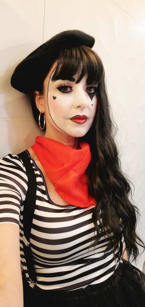 Family Mime Costume, Mime Costume Diy Women, French Girl Costume, Mime Costume Makeup, Mime Makeup Pretty, Cute Mime Makeup, Halloween Mime, Mime Halloween Costume, Pierrot Costume