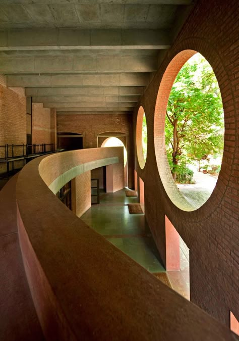 Indian Institute of Management, Ahmedabad by Louis Kahn / http://www.yatzer.com/louis-kahn-the-power-of-architecture Portfolio D'architecture, Louis Khan, Architecture Cool, Indian Institutes Of Management, Louis Kahn, Vitra Design Museum, Timeless Architecture, Brick Architecture, Zaha Hadid Architects