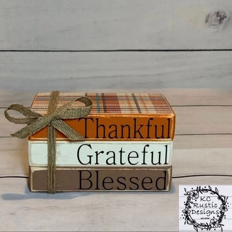 Circuit Gifts, Diy Wood Books, Fall Creations, Stack Books, Wood Books, Thanksgiving Books, Fall Wood Crafts, Block Decor, Stacked Books