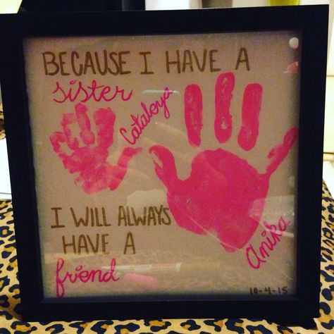 Sisters Handprint Art, Brother Sister Handprint Art, Sister Handprint Crafts, Brother Sister Painting Canvases, Sister Crafts Diy, Sibling Crafts, Handprint Frame, Bird Crafts Preschool, Handprint Painting