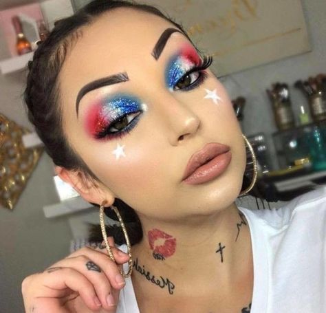 Patriotic Makeup Eye, 4th Of July Makeup Looks, 4th Makeup, 4th Of July Makeup Ideas, Patriotic Makeup, July Makeup Ideas, 4th Of July Face Paint, Holiday Eye Makeup, Makeup Ideas Looks