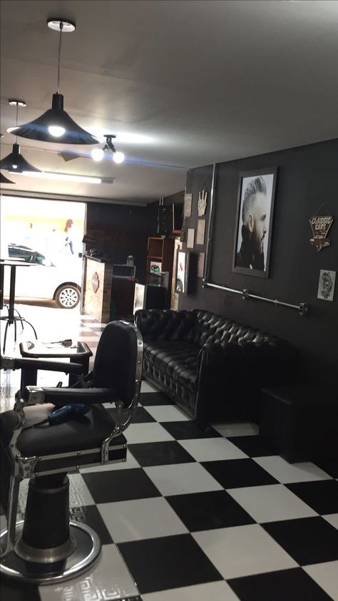 Andrea Barber, Modern Barber Shop, Barbershop Design Interior, Best Barber Shop, Barber Shop Interior, Barber Haircuts, Barber Logo, Salon Suites Decor, Barbershop Design