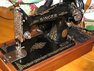 Need a Manual for your Old Singer (or White) Sewing Machine? Want it Free?  Here’s how! Antique Singer Sewing Machine, Sewing Machine Vintage, Sewing Machines Best, White Sewing Machine, Featherweight Sewing Machine, Sewing Machine Manuals, Sewing Machine Repair, Treadle Sewing Machines, Vintage Sewing Notions