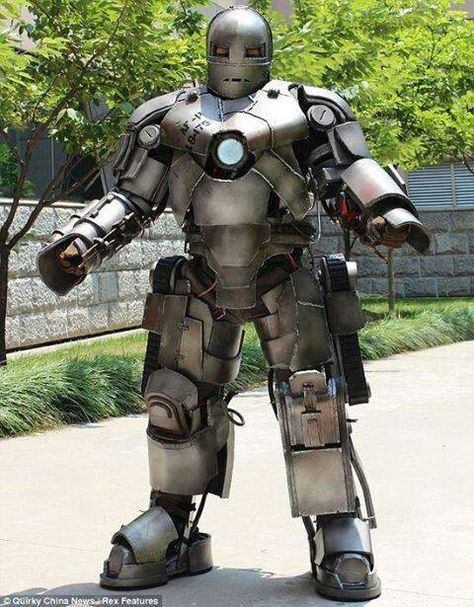 The first iron man suit Photo Suit, Iron Man Cosplay, Ironman Costume, Iron Man Helmet, Helmet Shop, Man Cosplay, Iron Man Suit, Iron Man Armor, Mine Mine