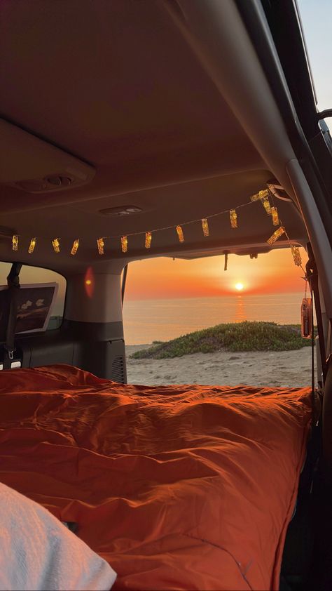 Travel Aesthetic Van Life, Minivan Camping Aesthetic, Road Trip Van Aesthetic, Van Camping Aesthetic, Car Life Aesthetic, Van Travel Aesthetic, Campervan Lifestyle, Car Camping Aesthetic, Van Life Beach