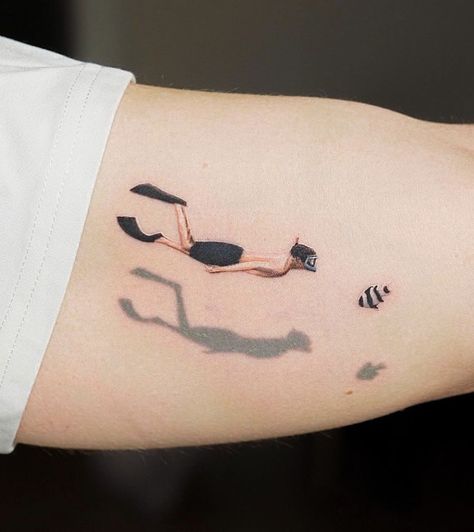 Snorkel Tattoo Ideas, Dog Shadow Tattoo, Weird Art Tattoo, Swimming Pool Tattoo, Abstract Dog Tattoo, Snorkeling Tattoo, Water Tattoo Ideas Ocean, Snorkel Tattoo, Water Inspired Tattoo