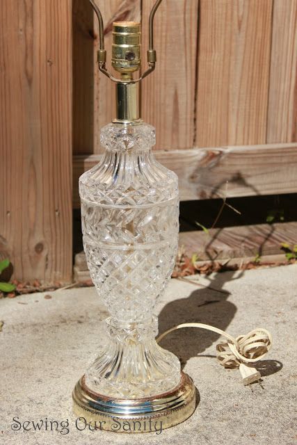 Sewing our Sanity: Spray painted glass lamp Painting A Glass Lamp, Modge Podge Glass, Spray Painting Glass, Spray Paint Lamps, Antique Trunk Restoration, Lampshade Redo, Fall Centerpieces For Table Diy, Lamp Redo, Interesting Lighting