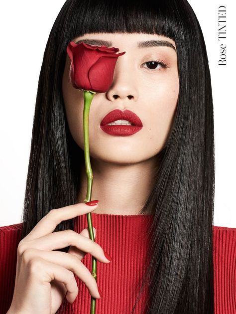 Ming Xi, Fashion Editorial Makeup, Red Portrait, Valentine Photo Shoot, Summer Makeup Looks, Photographie Portrait Inspiration, Red Makeup, Hello Fashion, Beauty Shoot