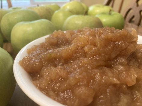 Homemade Cinnamon Applesauce, Chunky Applesauce Recipe, Amish Dishes, Easy Homemade Applesauce, Chunky Applesauce, Applesauce Recipes, Homemade Applesauce Recipe, Crawfordsville Indiana, Homemade Applesauce Recipes