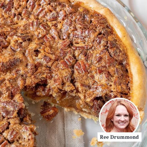 We Made the Pioneer Woman Pecan Pie Recipe—and It’s Perfection in Every Bite Caramel Pecan Desserts, Monterey Spaghetti, Pioneer Woman Pecan Pie, Bacon Rice, Raspberry Patch, Caramel Apple Pie Recipes, Caramel Pecan Cheesecake, Pineapple Pie, Crumb Bars