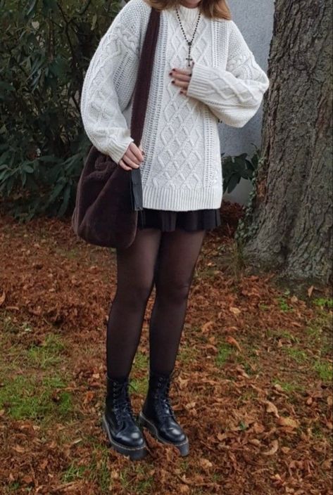 White Knit Sweater Outfit Aesthetic, White Knitted Jumper Outfit, Fall Outfit Aesthetic Vintage, Knit Jumper Outfit Aesthetic, White Knitted Jumper, White Knit Jumper Outfit, White Girl Fall Outfits, White Sweater And Skirt Outfit, Fall Dress Aesthetic