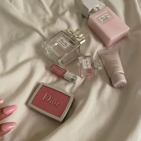 Charlotte La Bouff, Dior Aesthetic, Dior Girl, Aesthetic Core, Girly Aesthetic, Princess And The Frog, Dior Makeup, Fancy Makeup, Dior Beauty