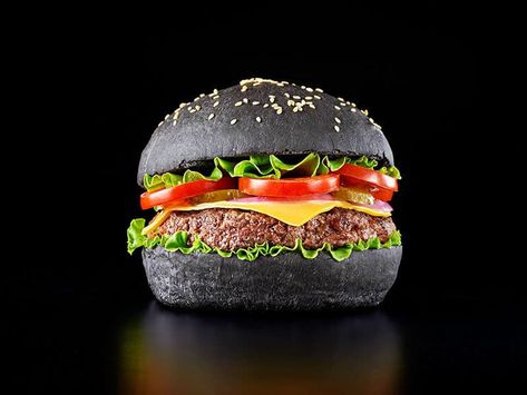 Burger Black Background, Black Burger Bun, Charcoal Burger, Burger Bun Recipe, Buns Recipe Easy, Burger Buns Recipe, Black Bun, Black Burger, Ponytails Braids