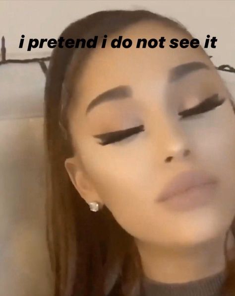 Princess Memeable Face, Ariana Grande Reaction, Celebrity Mood Pics, Blondiana Grande, Ariana Grande Meme, Face Reaction, Ariana Grande Today, Best Memes Ever, Ariana Grande Pictures