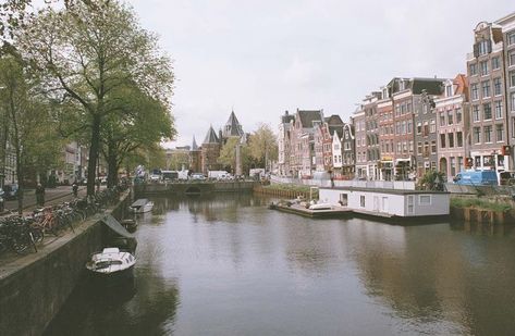 Europe Film, Peace Vibes, Amsterdam Wallpaper, Film Camera Photography, Photography Trends, Visit Amsterdam, Artsy Photos, Love Film, Film Inspiration