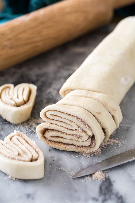 PALMIERS are elegant cookies with flaky, buttery layers! These pastries can be made with homemade puff pastry or store-bought (depending on how much time you have on your hands!). This is a great step-by-step recipe for unique cookies! #palmiers #frenchcookies #cookierecipe #sugarspunrun Puff Pastry From Scratch, Puff Pastry Cookies, Palmiers Recipe, Homemade Puff Pastry, Elegant Cookies, French Cookies, Puff Pastries, Easy Puff Pastry, Unique Cookies