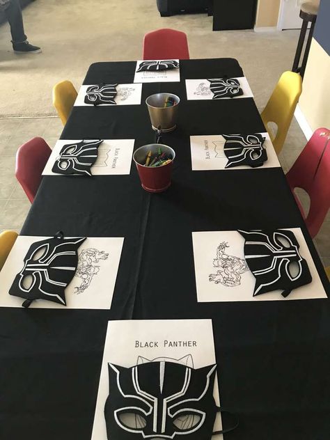 Black Panther birthday party | CatchMyParty.com Black Panther Theme Party, Black Panther Party Decorations, Black Panther Party Ideas, Black Panther Birthday Party Ideas, Black Panther Party Invitations, Birthday Party Black Panter, Black Panther Birthday Party, Animal Party Games, Black Panther Birthday