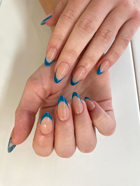 Hoco Nails For Teal Dress, Prom Nails Turquoise, Blue Green French Tip Nails, French Tip Nails Almond Color, Teal Tips Nails, Nails For Teal Dress, Prom Nails Teal, Green Blue Nails Ideas, Turquoise Nails French Tip