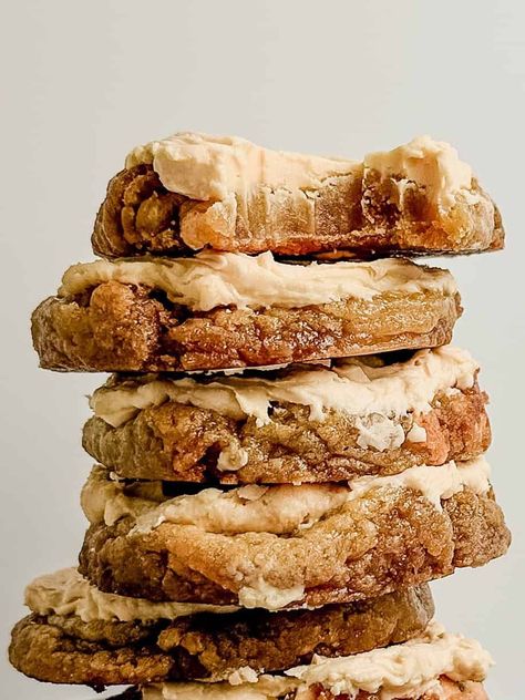 Inspired by the books and movies, these Harry Potter cookies are so fun and festive for all of the Hogwarts fans! Butterscotch Buttercream, Butterscotch Frosting, Harry Potter Cookies, Butterscotch Ice Cream, Organically Addison, Butterscotch Syrup, Vegan Egg Replacement, Winter Cooking, Drink Inspiration