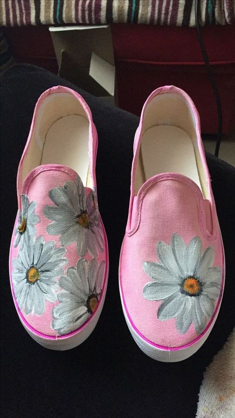 Hand Painted Shoes Ideas Easy, Shoe Art Ideas, Vans Painted Shoes Ideas, Decoupage Shoes, Doodle Shoes, Painting Shoes, Painted Shoes Diy, Painted Canvas Shoes, Painted Sneakers