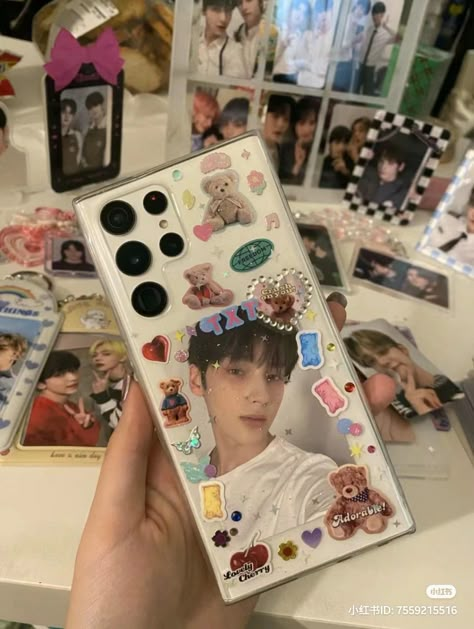 Samsung Phone Aesthetic, Samsung Homescreen Layout Ideas, Korean Phone Cases, Clear Phone Case Design, Kpop Phone Cases, Diy Phone Case Design, Airpods Apple, Phone Case Samsung, Kawaii Phone Case