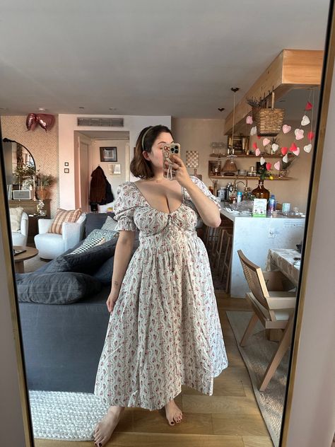 Mid Size Long Dress, Mid Size Inspiration, Plus Size Sundress Aesthetic, Midsize Floral Dress, Classy Mid Size Outfits, Cute Girly Outfits Mid Size, Midsize Romantic Fashion, Mid Size Cottagecore Outfits, Cottage Core Outfits Midsize