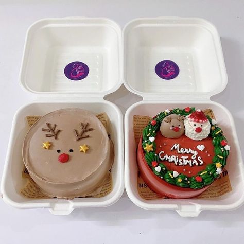 Bento Cake Christmas Design, Christmas Lunch Box Cake, Christmas Bento Cake Design, Bento Cake Natal, Christmas Lunchbox Cake, Korean Christmas Cake, Aesthetic Christmas Cake, Christmas Bento Cake, Winter Themed Cake