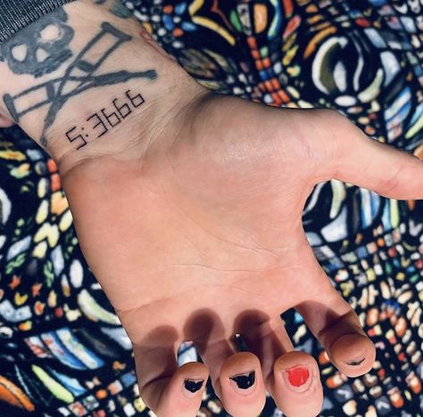 Nails🤤🤤 Mgk Tattoos, Small Neck Tattoos, Hand Tattoos For Girls, Sick Tattoo, Cute Tiny Tattoos, Side Tattoos, Tattoo Design Drawings, Piercing Tattoo, Creative Tattoos