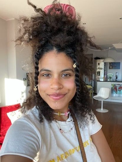 Zazie Beetz Hair, Hair Movement, Selfie Challenge, Blowdry Styles, Selfie Filters, Zazie Beetz, Natural Hair Movement, Natural Hair Beauty, Afro Punk