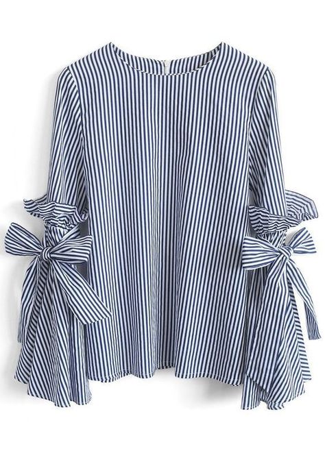 Summertime Áo Blu, Blue Ruffle Top, Frilly Top, Haine Diy, Top With Bell Sleeves, Blue Striped Top, Frill Tops, Flared Sleeves Top, Ruffle Shirt