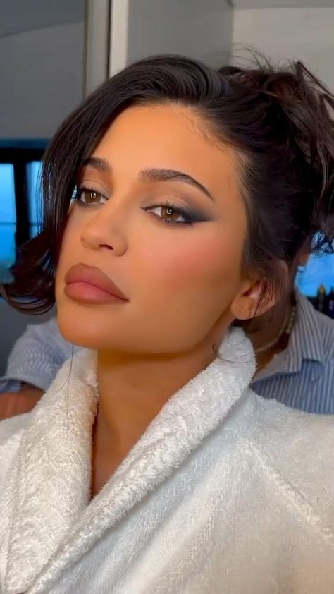 Kylie Jenner soft glam fox eye makeup for Kravis wedding #cateye #softglam #foxeye #softglammakeup in 2022 | Kylie jenner lipstick, Kylie jenner makeup, Kylie jenner Glam Fox Eye Makeup, Kylie Jenner Makeup Looks, Kylie Jenner Eye Makeup, Fox Eye Makeup, Maquillaje Kylie Jenner, Kylie Jenner Makeup Look, Coachella Makeup, Look Kylie Jenner, Soft Eye Makeup