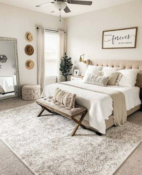 Area rug on top of carpet: how to do it? What are the best tips? Rug Boutique, Dekorasi Kamar Tidur, Boutique Rugs, Redecorate Bedroom, Bedroom Rugs, Room Design Bedroom, Master Bedrooms Decor, Master Bedrooms, Room Inspiration Bedroom