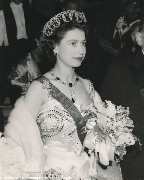 State Visit to Paris, France 1957 Delhi Durbar, Princesa Margaret, Princesa Elizabeth, Young Queen Elizabeth, Queen Elisabeth, Rainha Elizabeth Ii, Queen Alexandra, Reine Elizabeth Ii, Hm The Queen