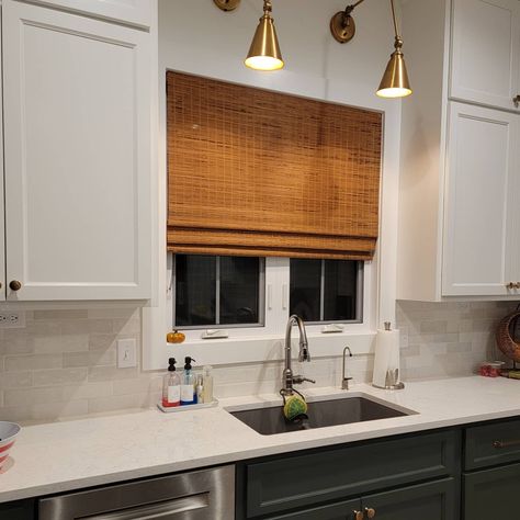 Bamboo Blinds In Kitchen, Blinds In Kitchen Window, Blind For Kitchen Window, Kitchen Blinds Ideas Above Sink Modern, Kitchen Window Blinds Ideas, Woven Blinds For Windows, Blinds For Kitchen Window, Wood Blinds Kitchen, Bamboo Blinds With Curtains