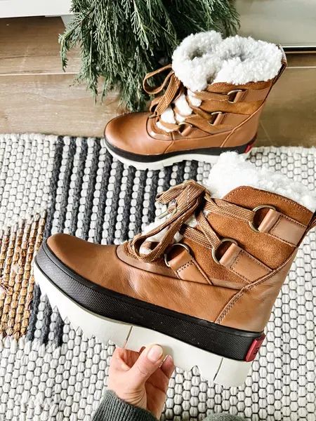 Cute Winter Boots For Women Cold Weather, Women’s Winter Boots, Snow Boots Women Outfits, Sorel Boots Outfit, Cute Winter Boots, Sorel Snow Boots, Women Snow Boots, Deep Snow, Tall Winter Boots