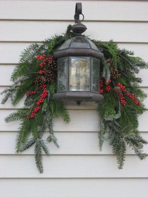 Outside Christmas Decorations, Porch Christmas, Christmas Porch Decor, Crafts Room, Christmas Decorations Diy Outdoor, Front Porch Christmas Decor, Outdoor Christmas Lights, God Jul, Outdoor Porch