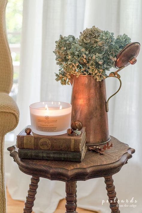 Love these clever ways to decorate with candles. English Fall Decor, Simple Natural Fall Decor, How To Decorate With Candles, Vintage Coffee Table Decor, Cane Tray, Decorate With Candles, Decorating With Candles, Small Table Decor, Natural Fall Decor