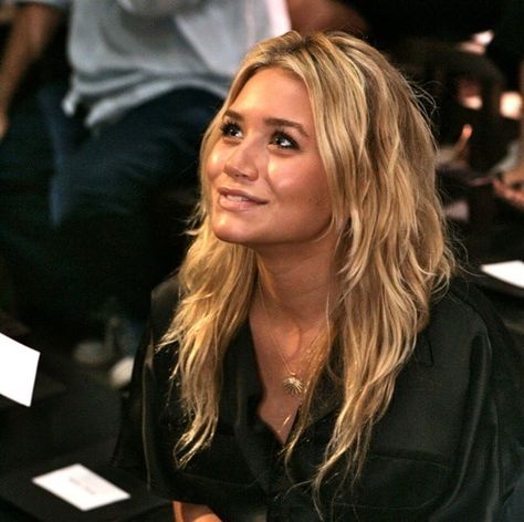 Color Olsen Makeup, Ashley Olsen Hair, Layered Curls, Long Shag Haircut, Long Shag, Blonde Layers, Shag Haircuts, Mary Kate Olsen, Ashley Olsen