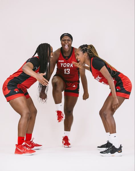 Fun Basketball Team Photos, College Basketball Photoshoot, Group Basketball Pictures, Basketball Media Day Pictures Women, Sport Team Photoshoot Ideas, Basketball Pictures Poses Duo, Trio Basketball Poses, Trio Media Day Poses, Media Day Photoshoot