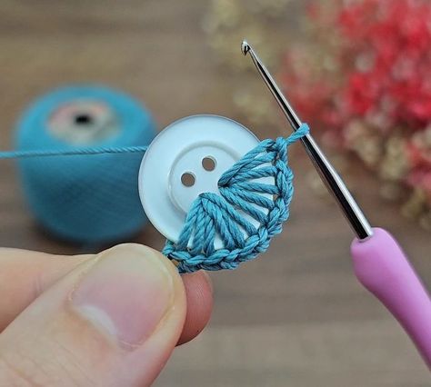 Don't throw away your old buttons!!.. amazing crochet | Don't throw away your old buttons!!.. amazing crochet #crochet #knitting | By Aslı ile sanatsal tasarımlar | Facebook Crochet Button Necklace, Crochet Bookmark Pattern, Amazing Crochet, Crochet Dishcloth, Crochet Buttons, Crochet Bookmarks, Fabric Flowers Diy, Slow Stitching, Crochet Knitting