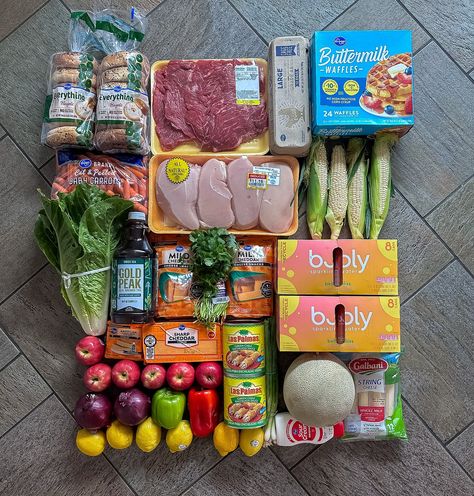 🛒 WEEKLY GROCERY HAUL + MEAL PLAN 🛒 This week’s haul looks a little different than normal. My kids go back to school Wednesday so Tuesday we will do a separate shopping trip for all their lunchbox items and snacks. It’s our yearly tradition!🙌 Last weekend I did a big freezer stock-up with tons of breakfast foods, so I really only needed to shop for dinners and things we were out of. Last week’s meal plan changed a lot and I was able to move a few meals over from last week. I already had ... How To Grocery Shop, Freezer Stock, Groceries Aesthetic, Healthy Grocery Haul, Healthy Grocery Shopping, Simple Eating, Healthy Lunch Snacks, Weekly Grocery, Food Crush