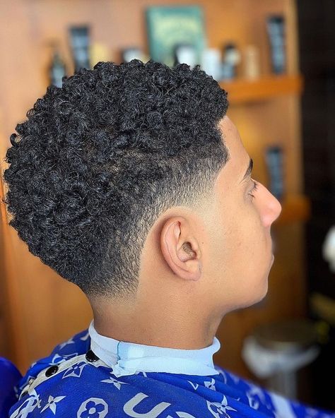 Taper Fade Curly Hair Mixed Men, Afro Fade Men Black, Outfit Ideas For Men Summer, Men Casual Summer Outfits, Men Summer Outfit Ideas, Outfit Ideas For Men Casual, Casual Summer Outfits Men, Mixed Boys Haircuts, Taper Fade Afro