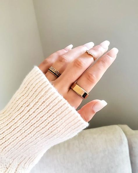 Oura Ring Women Styling, Oura Ring Rose Gold, Oura Ring Aesthetic, Oura Ring Gold, Oura Ring Stack, Oura Ring Women, Oura Ring Styling, Jewelery Stacks, Kate Core