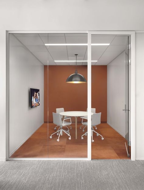 Meeting Room Design, Modern Office Space, Office Meeting Room, Modern Office Interiors, Corporate Office Design, Office Entrance, Modern Office Design, Corporate Interiors, Office Meeting