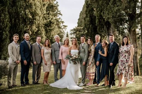 Family Wedding Pictures, Wedding Group Photos, Wedding Party Poses, Wedding Photo List, Family Wedding Photos, Wedding Portrait Poses, Wedding Shoots, Wedding Picture Poses, Shot List